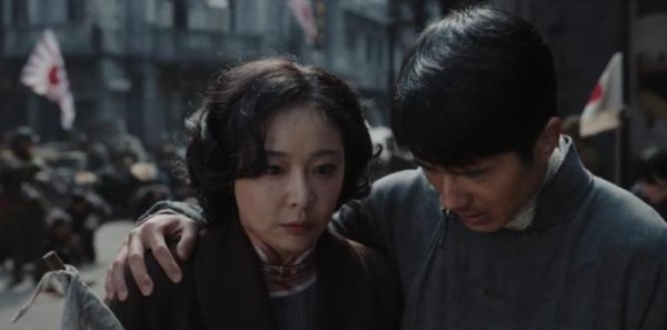 易策略 央媒出手都没用！精日分子形成团队作案，全网攻击《南京照相馆》