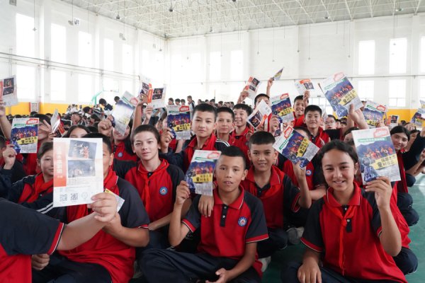 1号配资 26天57000名观众！上海木偶剧团2025年文化润疆巡演收官